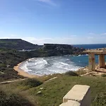Δωμάτια σε οικογενειακή κατοικία Secco's Seaview L-Imgarr