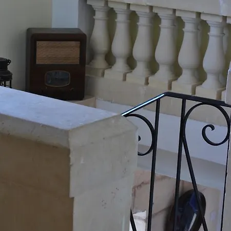 Secco's Seaview L-Imgarr